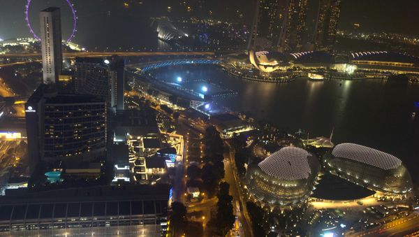 Вид со стороны отеля Swissotel The Stamford в Сингапуре - Sputnik Азербайджан