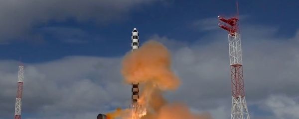 Запуск ракеты Сармат с космодрома Плесецк - Sputnik Азербайджан