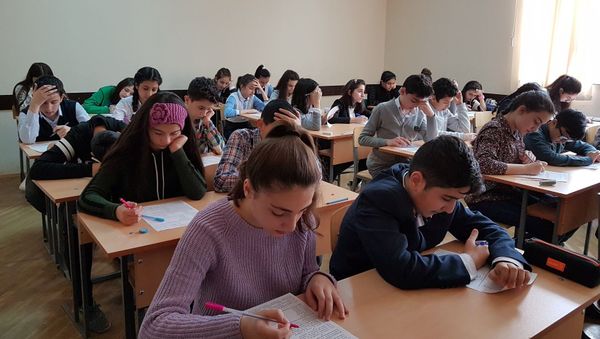 В школе № 11 города Сумгаита прошла Олимпиада по русскому языку и литературе - Sputnik Азербайджан