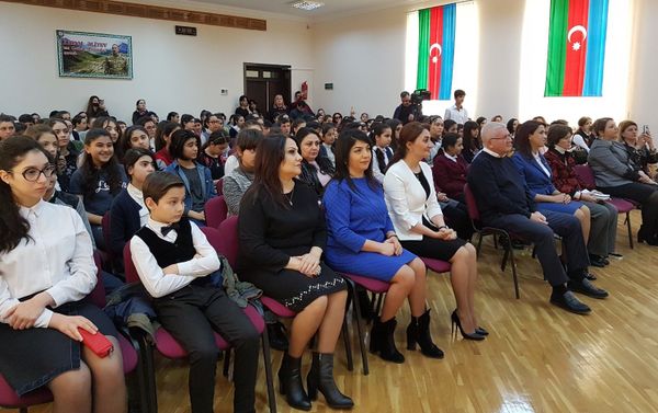 В школе № 11 города Сумгаита прошла Олимпиада по русскому языку и литературе - Sputnik Азербайджан