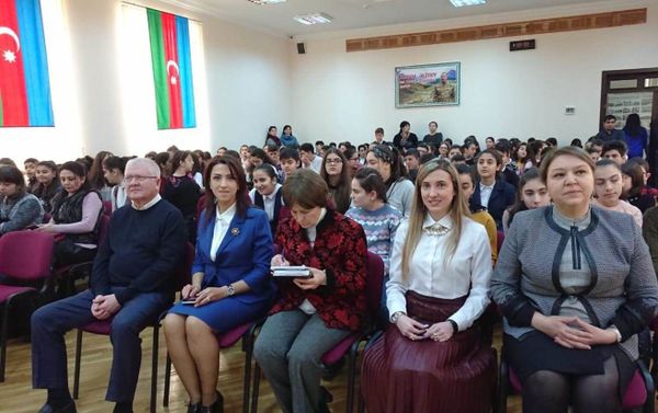 В школе № 11 города Сумгаита прошла Олимпиада по русскому языку и литературе - Sputnik Азербайджан