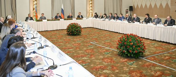 Конференция Построение общего будущего, поиск общего прошлого и развитие общего настоящего - Sputnik Азербайджан