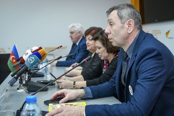 Итоги конференции Построение общего будущего, поиск общего прошлого и развитие общего настоящего обсуждают эксперты в пресс-центре Sputnik Азербайджан - Sputnik Азербайджан