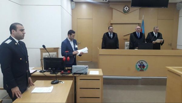 Azərbaycanda terror aktı törətməyə cəhdə təqsirləndirilən erməni diversant Karen Armeni Kazaryanın cinayət işi üzrə keçirilən məhkəmə prosessi - Sputnik Азербайджан