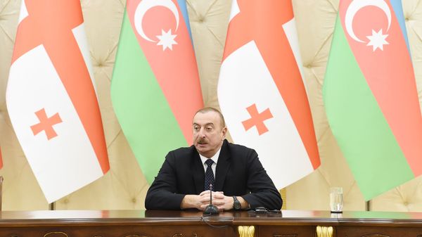 Azərbaycan Respublikasının Prezidenti İlham Əliyev və Gürcüstan Prezidenti xanım Salome Zurabişvili mətbuata bəyanatlarla çıxış ediblər - Sputnik Азербайджан