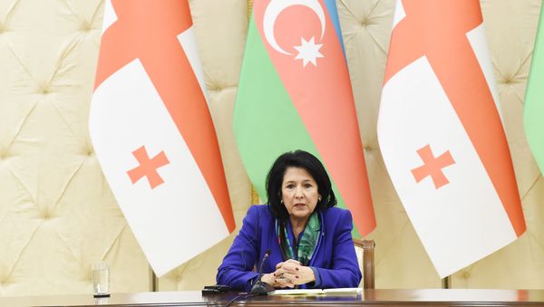 Azərbaycan Respublikasının Prezidenti İlham Əliyev və Gürcüstan Prezidenti xanım Salome Zurabişvili mətbuata bəyanatlarla çıxış ediblər - Sputnik Азербайджан