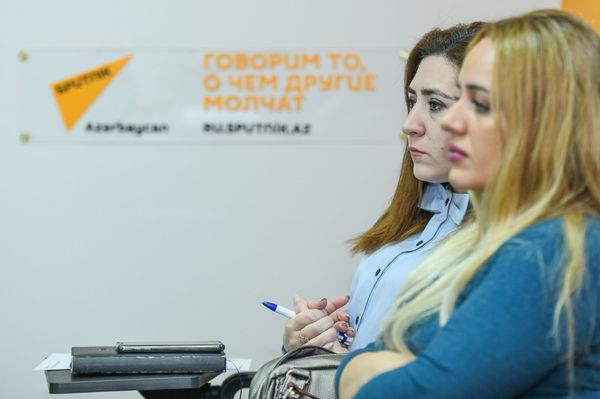 Мастер-класс для представителей печатных СМИ в рамках проекта SputnikPro - Sputnik Азербайджан