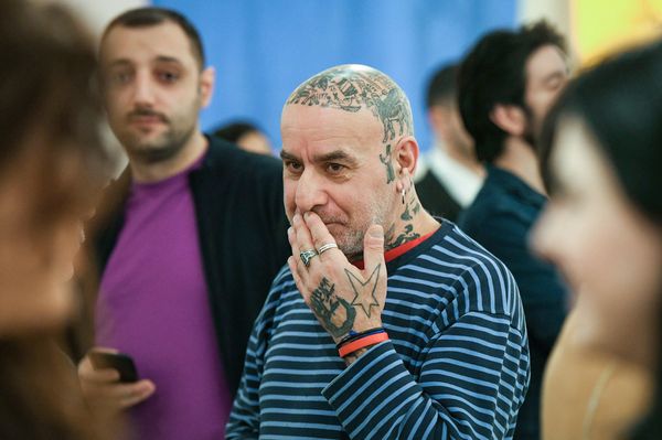 Персональная выставка художника и поэта Баби Бадалова “ZARA Tustra” в Центре современного искусства YARAT - Sputnik Азербайджан