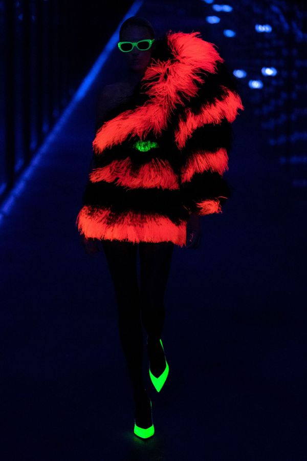 Показ Saint Laurent осень-зима 2019 - Sputnik Азербайджан