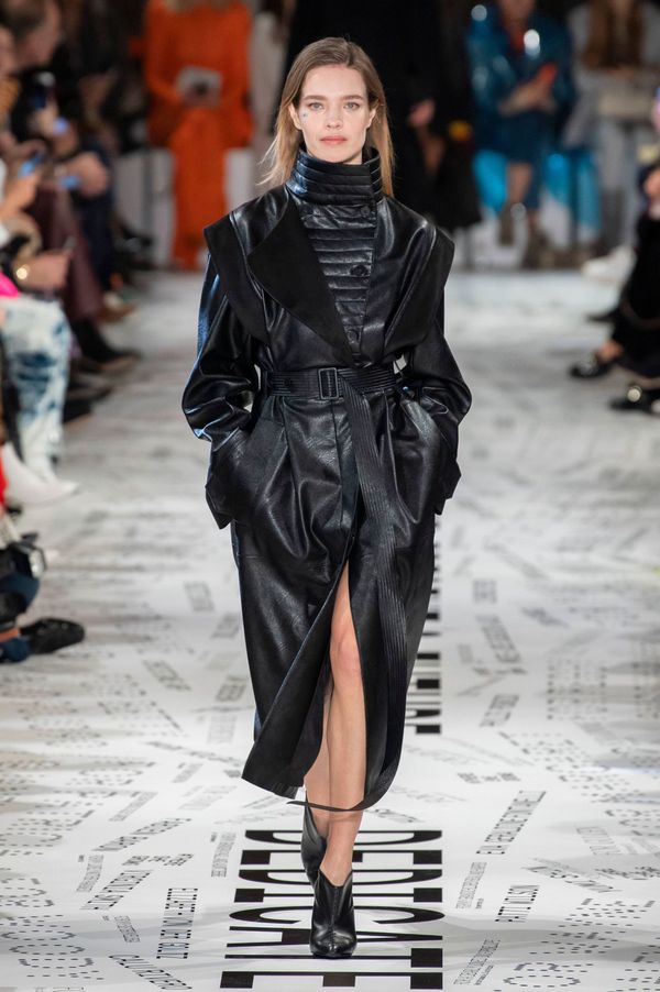 Супермодель Наталья Водянова на показе Stella McCartney осень-зима 2019 - Sputnik Азербайджан