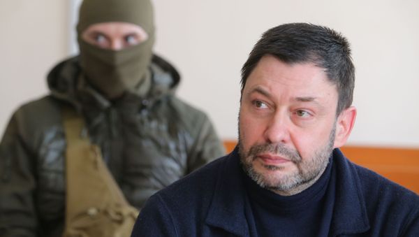Руководитель портала РИА Новости Украина Кирилл Вышинский на заседании в Херсонском апелляционном суде - Sputnik Азербайджан