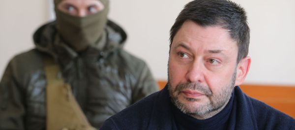 Руководитель портала РИА Новости Украина Кирилл Вышинский на заседании в Херсонском апелляционном суде - Sputnik Азербайджан