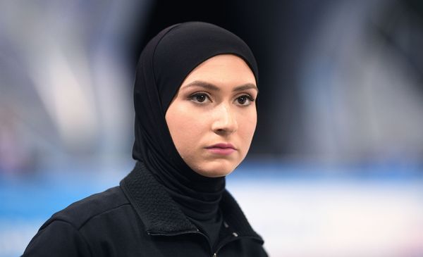 Спортсменка из ОАЭ Захра Лари на тренировке соревнований по фигурному катанию на XXIX Всемирной зимней Универсиаде 2019 - Sputnik Азербайджан