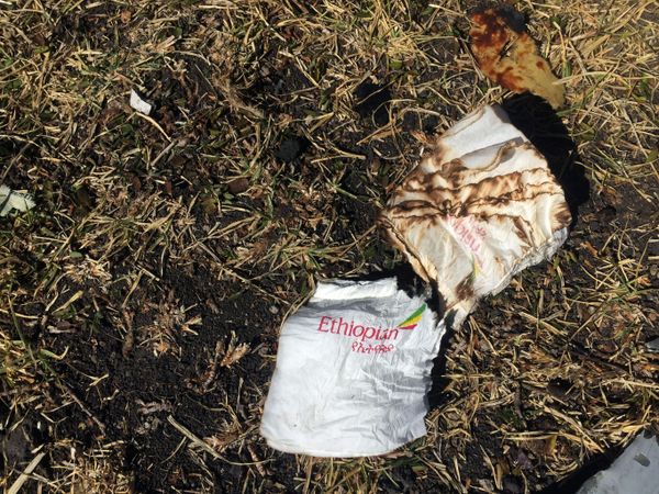 Место крушения самолета авиакомпании Ethiopian Airlines - Sputnik Азербайджан