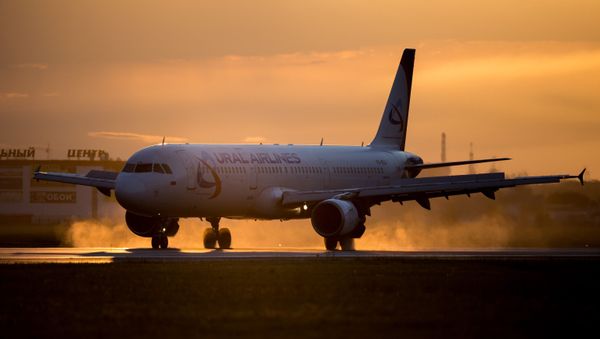 Самолет Airbus A321 авиакомпании Уральские авиалинии, фото из архива - Sputnik Азербайджан