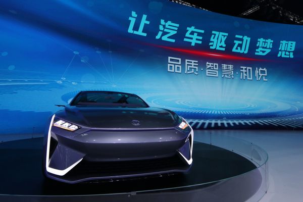 Главные автосалоны мира. Обозрение с азербайджанским акцентом - Sputnik Азербайджан