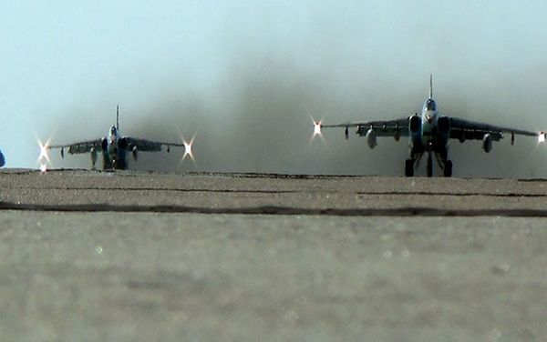 Азербайджанская армия передислоцировала боевые самолеты и вертолеты - Sputnik Азербайджан