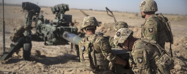 Операция Решительная поддержка, солдаты США с оперативной группой Железный на аэродроме Бост, Афганистан - Sputnik Азербайджан