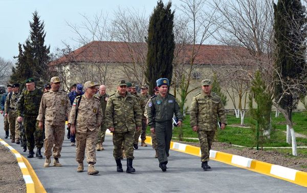 Военные атташе зарубежных стран, аккредитованные в Азербайджане, посетили воинскую часть ВВС - Sputnik Азербайджан