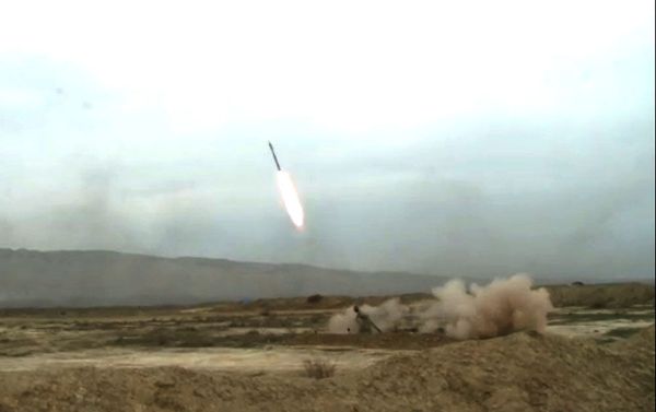 Азербайджанские военные открыли огонь по условному противнику - Sputnik Азербайджан