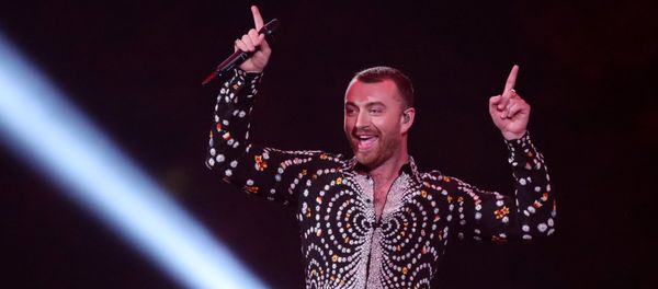 Сэм Смит выступает на Brit Awards на O2 Arena в Лондоне, Великобритания - Sputnik Азербайджан