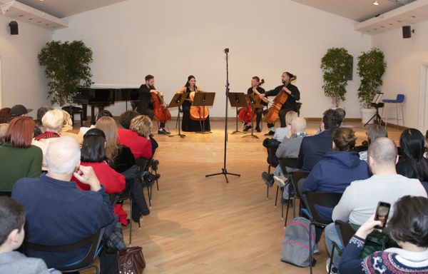 Грузинский квартет с азербайджанским оттенком: Georgian Cellos готов к экспериментам - Sputnik Азербайджан