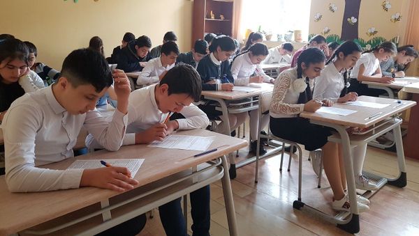 ХI республиканская Олимпиада по русскому языку и литературе прошла в школе № 2 имени М.А.Сабира города Евлаха - Sputnik Азербайджан