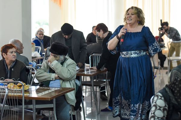 Благотворительная акция #ЩедрыйНовруз (#SəxavətliNovruz) для Дома престарелых - Sputnik Азербайджан