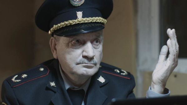 Тяжелобольной Рамиз Азизбейли согласился сыграть полицейского в уникальной картине - Sputnik Азербайджан