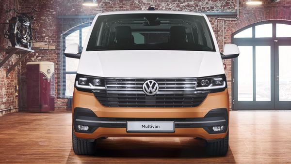 Обновленный микроавтобус Volkswagen Multivan - Sputnik Азербайджан