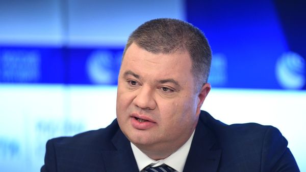 Подполковник Службы безопасности Украины (СБУ) Василий Прозоров на пресс-конференции в Международном мультимедийном пресс-центре МИА Россия сегодня - Sputnik Азербайджан
