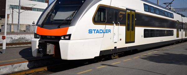 Поезд Stadler на бакинском железнодорожном вокзале - Sputnik Азербайджан