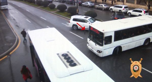 В Баку пассажиры автобуса пытались заступиться за пьяного водителя, но передумали - Sputnik Азербайджан
