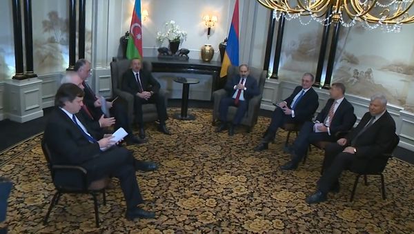 Видео: первая официальная встреча руководителей Азербайджана и Армении - Sputnik Азербайджан