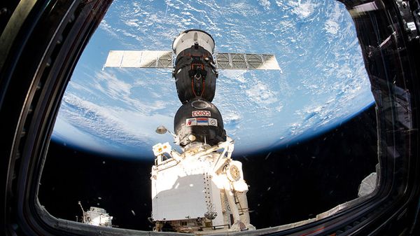 Корабль Союз МС-12 пристыкованный к МКС - Sputnik Азербайджан