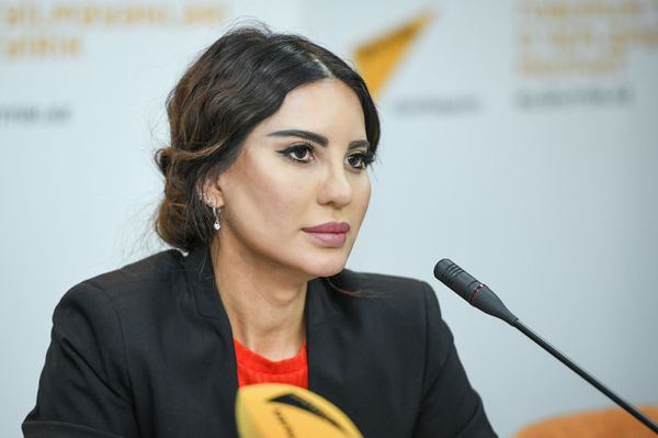 Будьте оригинальны: художница из Азербайджана знает рецепт славы - Sputnik Азербайджан