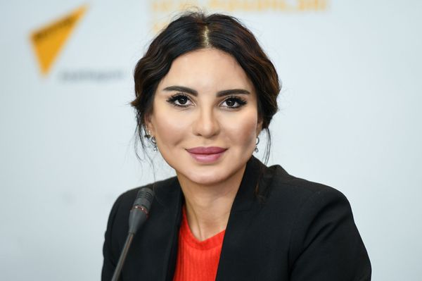 Будьте оригинальны: художница из Азербайджана знает рецепт славы - Sputnik Азербайджан