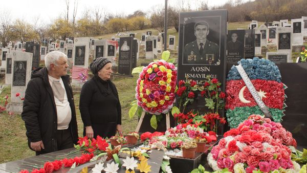 Şəhid Aqşin Abdullayevin qəbiri - Sputnik Азербайджан