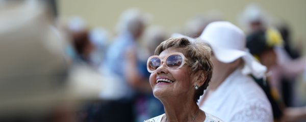 Пожилая женщина. Архивное фото - Sputnik Азербайджан