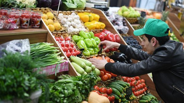 Продукты на прилавке маркета - Sputnik Азербайджан