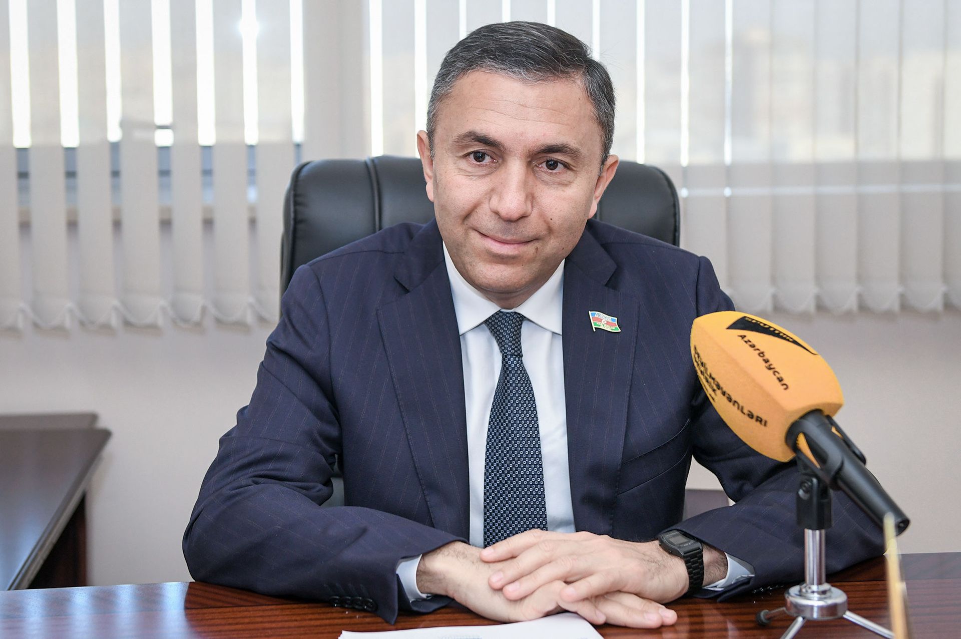 Milli Məclisin İqtisadi siyasət, sənaye və sahibkarlıq komitəsinin üzvü Tahir Mirkişili  - Sputnik Азербайджан, 1920, 14.06.2024