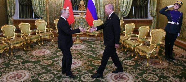 Президент РФ Владимир Путин и президент Турции Реджеп Тайип Эрдоган (справа) во время встречи - Sputnik Азербайджан