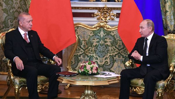 Президент РФ Владимир Путин и президент Турции Реджеп Тайип Эрдоган во время встречи - Sputnik Азербайджан
