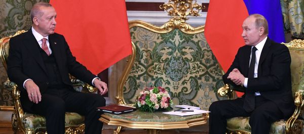 Президент РФ Владимир Путин и президент Турции Реджеп Тайип Эрдоган во время встречи - Sputnik Азербайджан