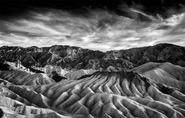 Снимок Zabriskie фотографа Beamie Young, занявший первое место в категории IR Black & White конкурса инфракрасной фотографии Life in Another Light  - Sputnik Азербайджан