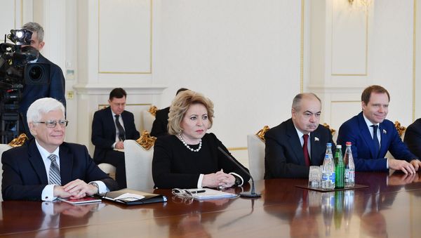 Президент Азербайджана Ильхам Алиев принял делегацию во главе с председателем Совета Федерации Федерального Собрания Российской Федерации Валентиной Матвиенко - Sputnik Азербайджан