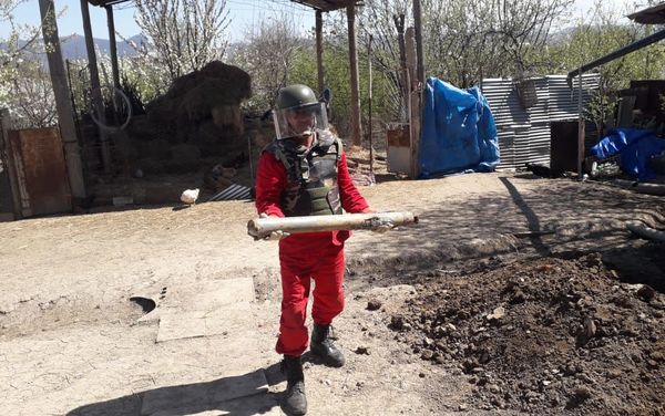  Специалисты ANAMA обнаружили опасный боевой снаряд - Sputnik Азербайджан
