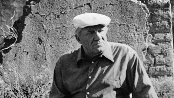Народный артист СССР Николай Крючков в роли Герасима Васильевича в фильме Павла Чухрая Ты иногда вспоминай (1978) Народный артист СССР Николай Крючков в роли Герасима Васильевича в фильме Павла Чухрая Ты иногда вспоминай (1978) - Sputnik Азербайджан