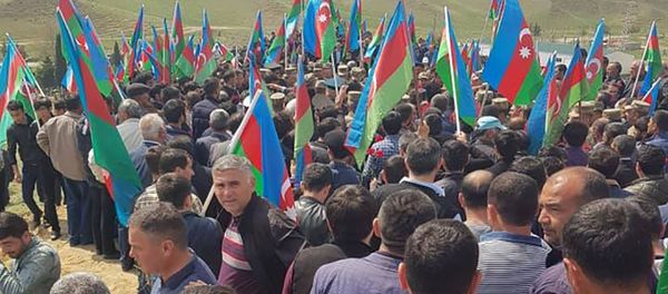  Qazax rayonu Yuxarı Salahlı kəndində dəfn mərasimi - Sputnik Азербайджан