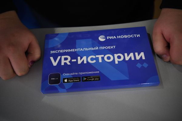 РИА Новости презентовало в Зарядье VR-проект о встрече Гагарина в Москве - Sputnik Азербайджан